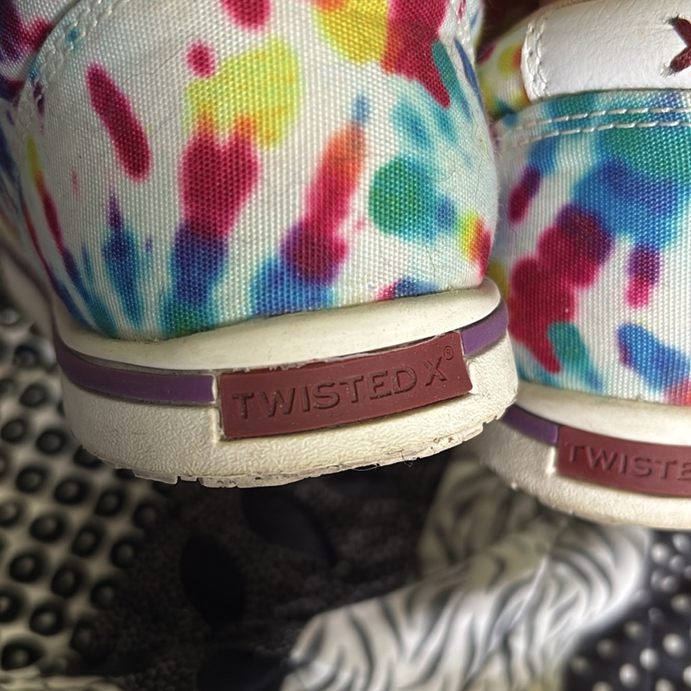 Twisted X Red and Blue Sneakers Vibrant Canvas Design  worn only a few times - Picture 3 of 6